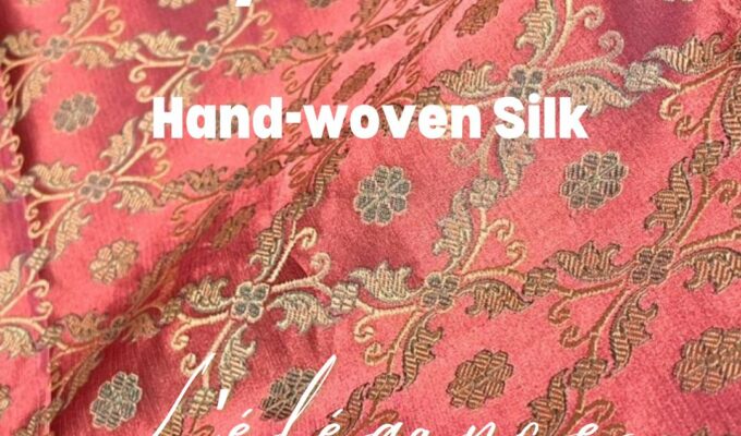 Pochette en soie naturelle de murier tissée main. Collection ®Tohora.Elegance